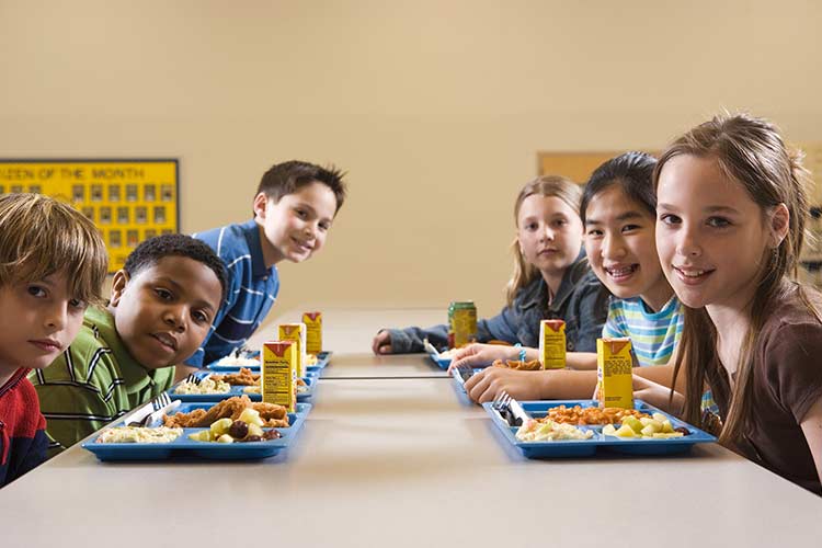 How To Help Kids Eat Healthier Meals at School