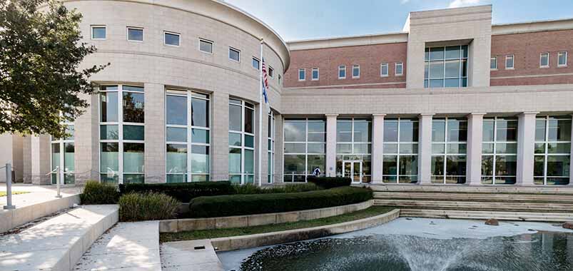 Exterior shot of Kelsey-Seybold's Berthelsen Main Campus.