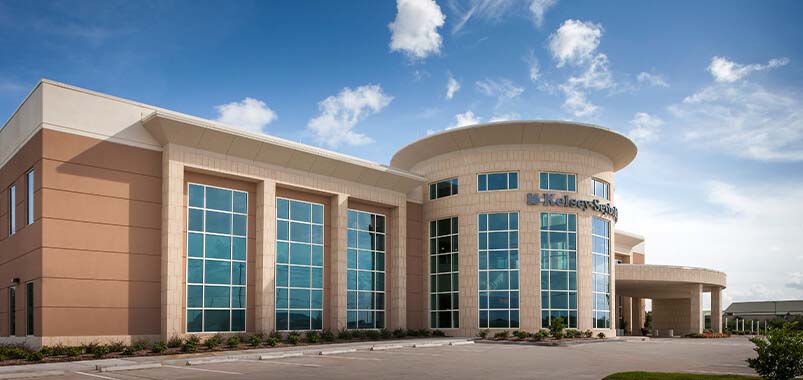 Exterior shot of Kelsey-Seybold's Pasadena Clinic.