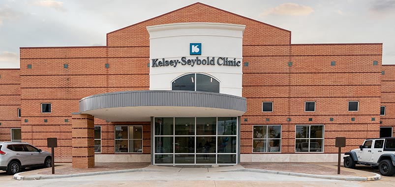 Exterior shot of Kelsey-Seybold's new Tanglewood Clinic.